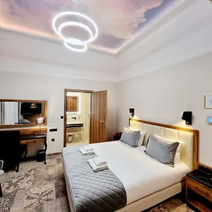 Sky Hotell